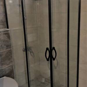 Duşakabin 100x100 5mm Köşe Siyah Profil